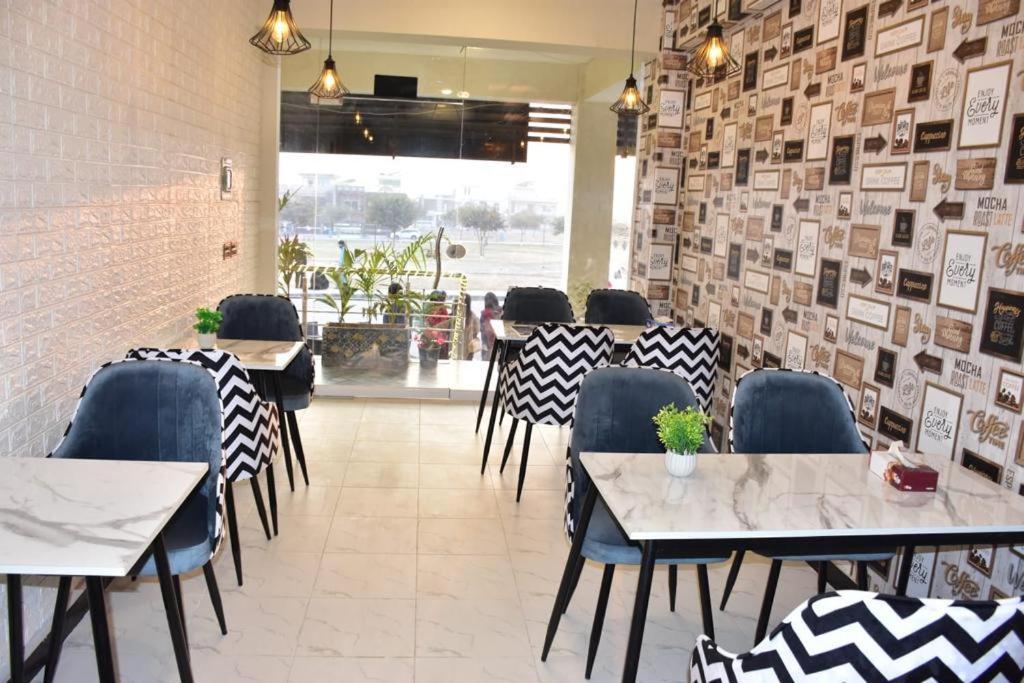 Motorway Majesty Suites Islamabad - Near Islamabad International Airport And Motorway Zewnętrze zdjęcie