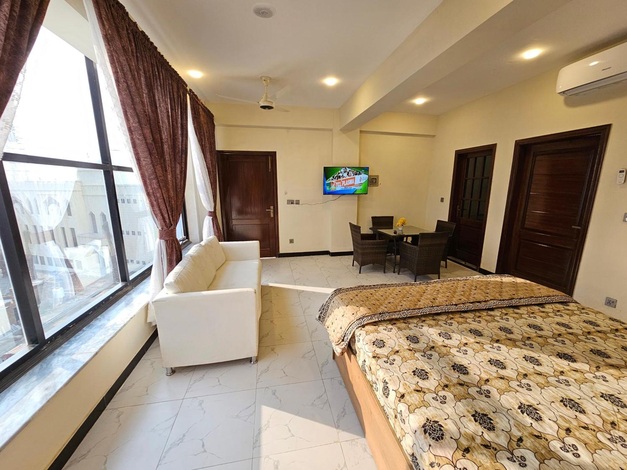 Motorway Majesty Suites Islamabad - Near Islamabad International Airport And Motorway Zewnętrze zdjęcie