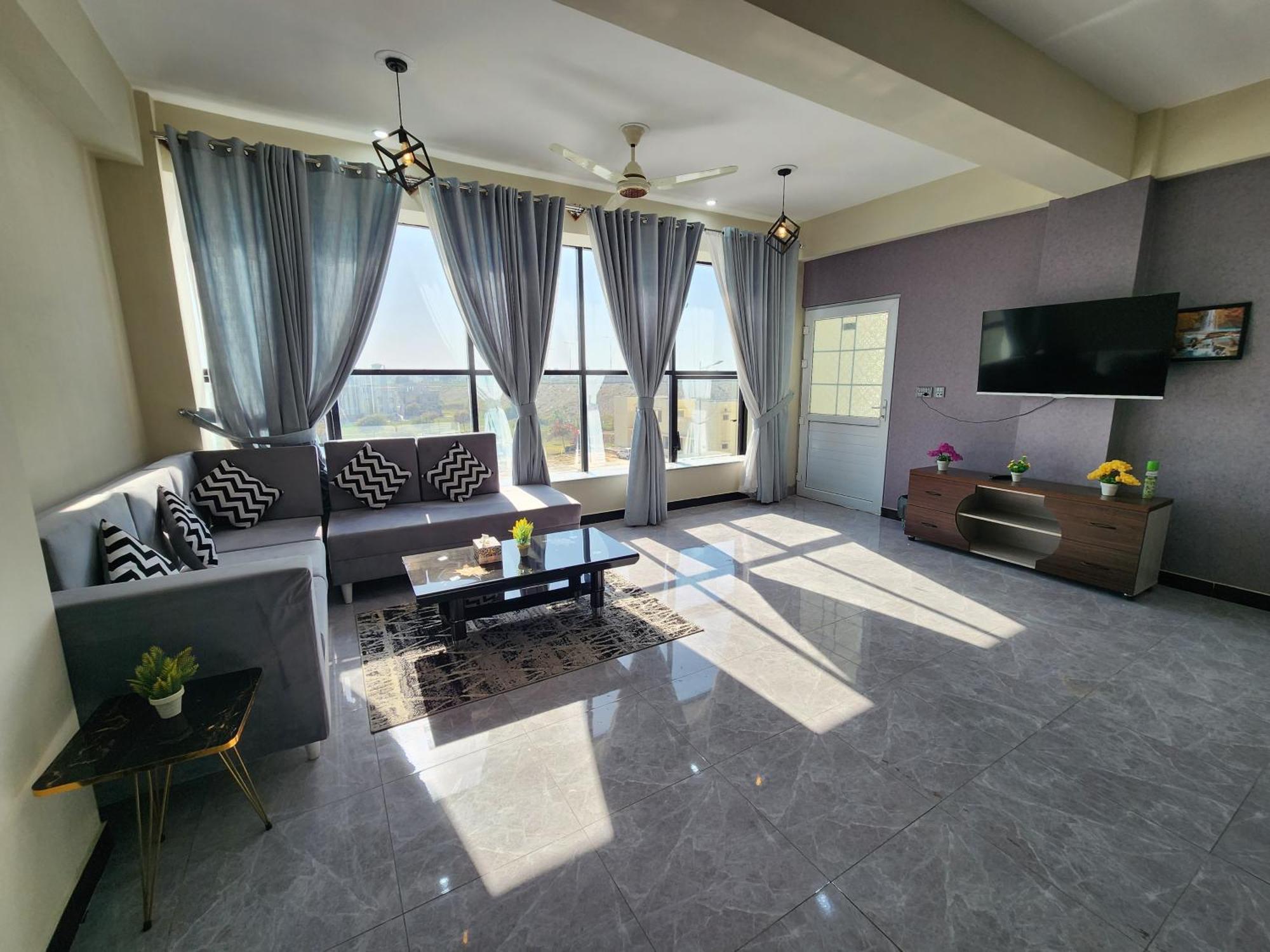 Motorway Majesty Suites Islamabad - Near Islamabad International Airport And Motorway Zewnętrze zdjęcie
