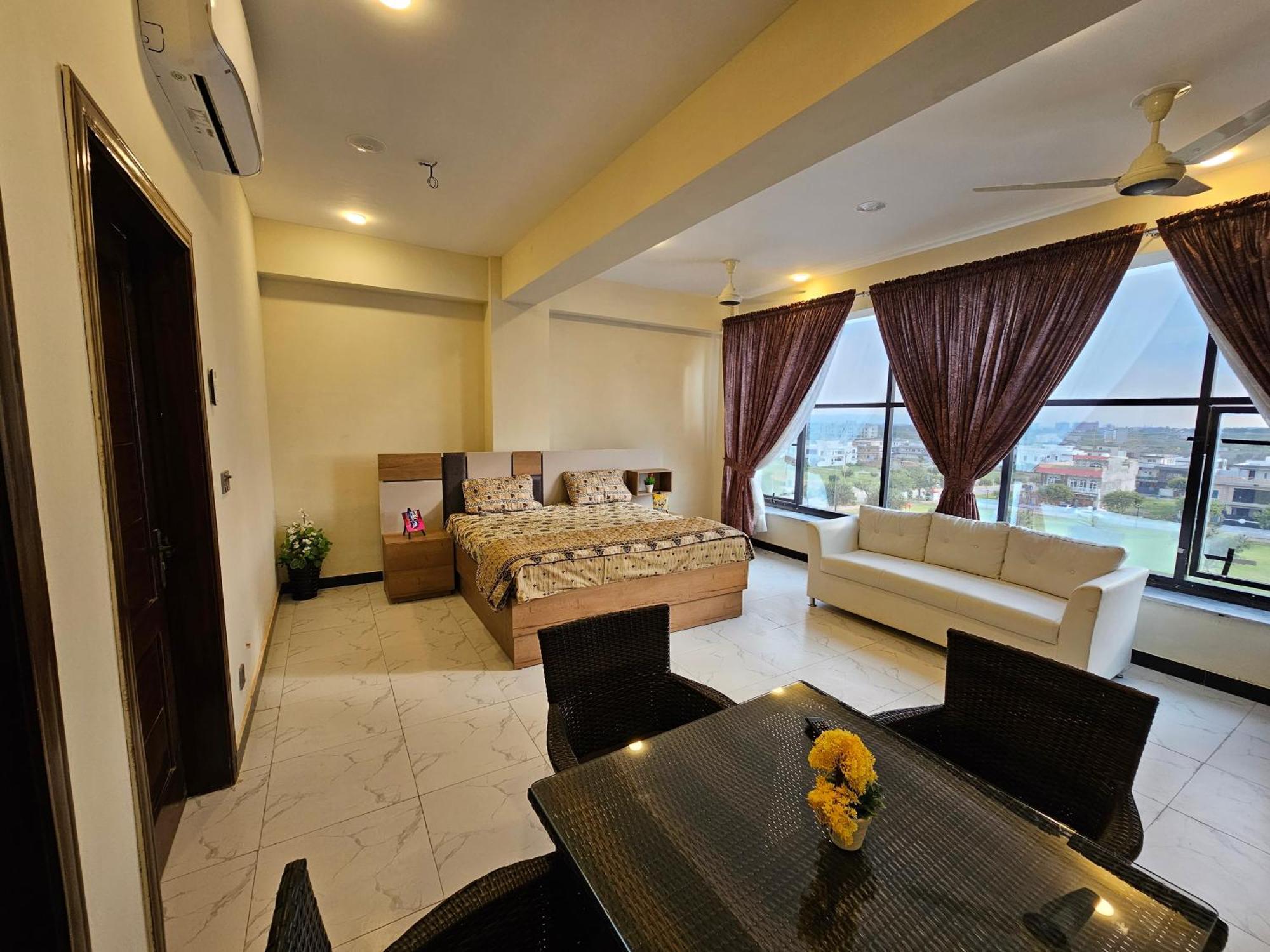 Motorway Majesty Suites Islamabad - Near Islamabad International Airport And Motorway Zewnętrze zdjęcie
