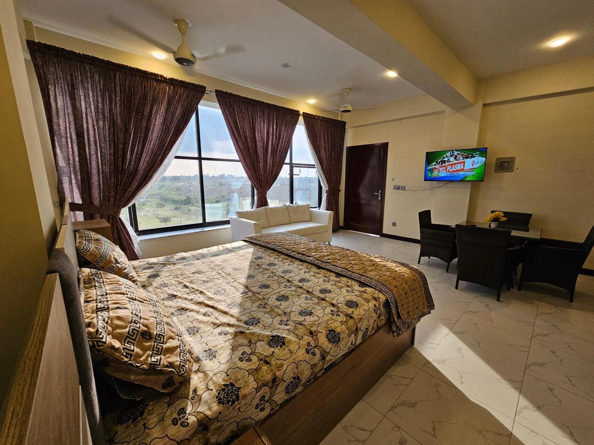 Motorway Majesty Suites Islamabad - Near Islamabad International Airport And Motorway Zewnętrze zdjęcie