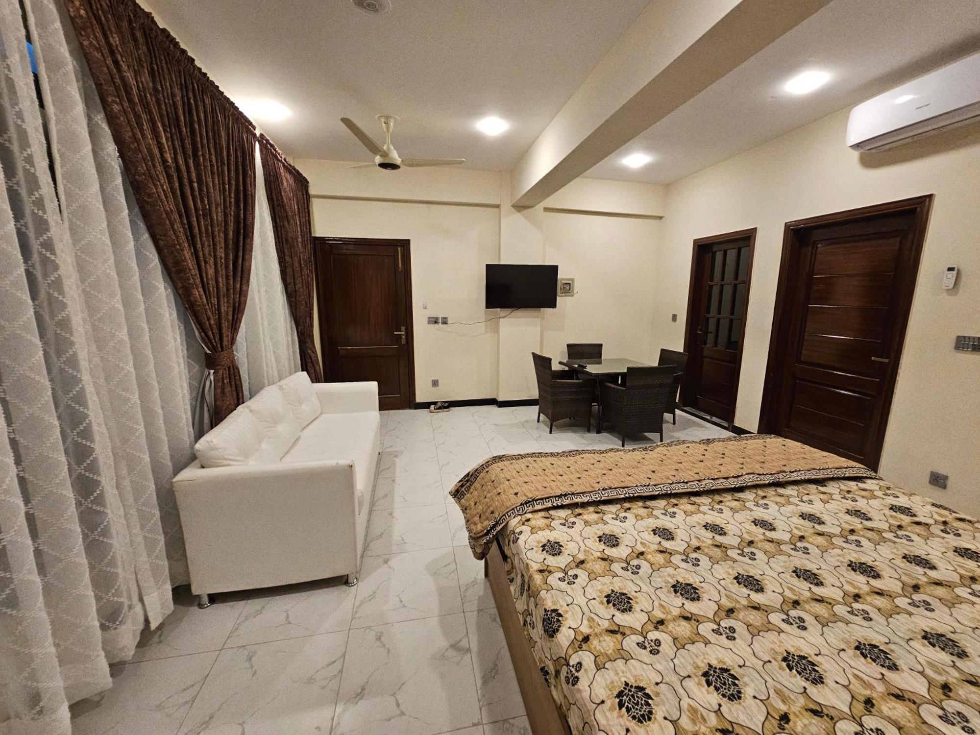 Motorway Majesty Suites Islamabad - Near Islamabad International Airport And Motorway Zewnętrze zdjęcie
